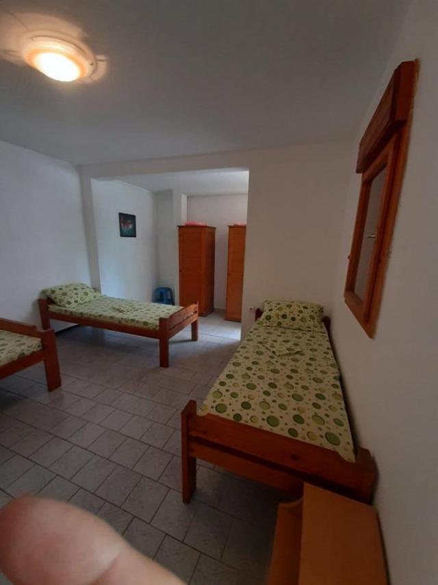Crna Gora, Bar, Sutomore, 210m2- 8 apartmana