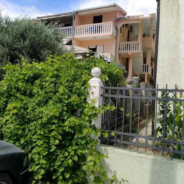 Crna Gora, Bar, Sutomore, 210m2- 8 apartmana