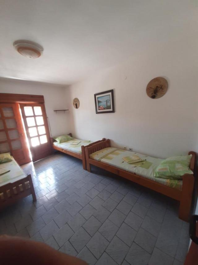 Crna Gora, Bar, Sutomore, 210m2- 8 apartmana