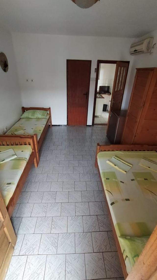 Crna Gora, Bar, Sutomore, 210m2- 8 apartmana