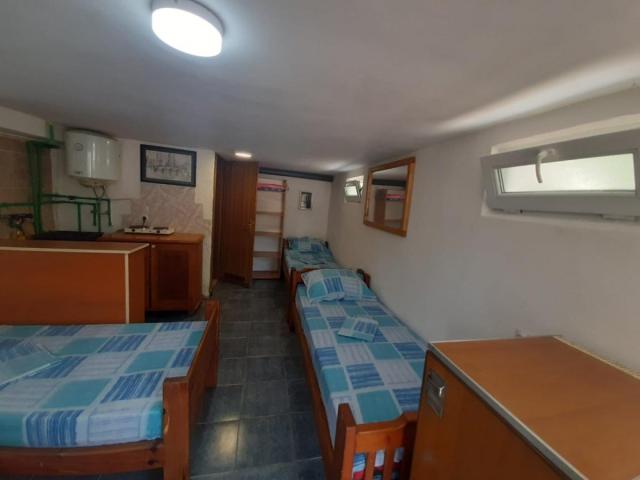 Crna Gora, Bar, Sutomore, 210m2- 8 apartmana