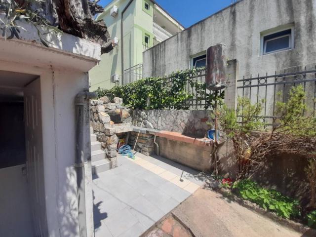 Crna Gora, Bar, Sutomore, 210m2- 8 apartmana