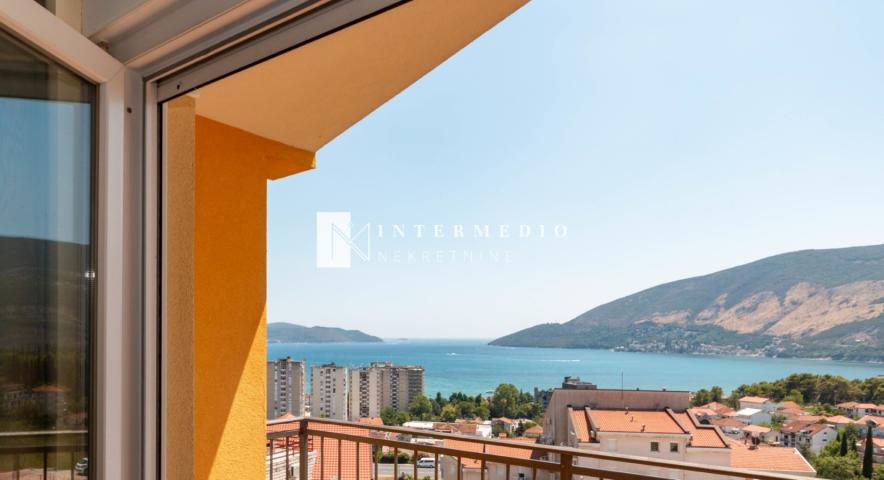 Jednosoban stan sa panoramskim pogledom na more – Gomila, Herceg Novi