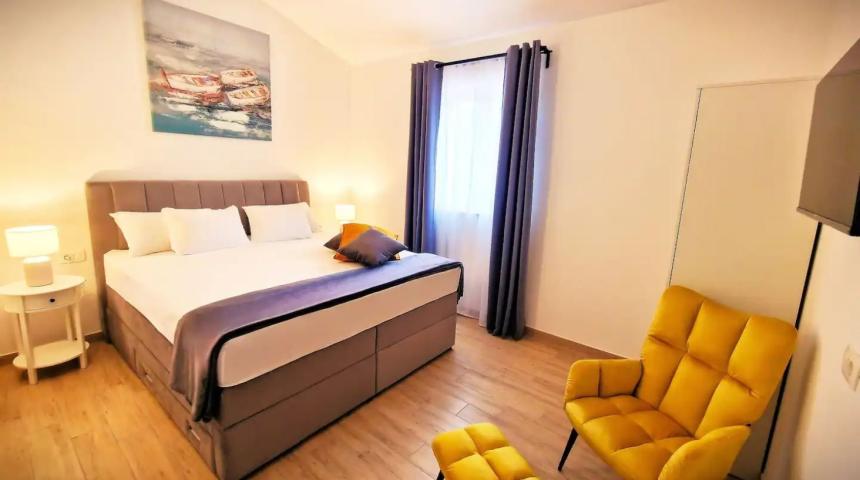 ISTRA, ROVINJ - Novoizgrađena katnica s bazenom nedaleko Rovinja