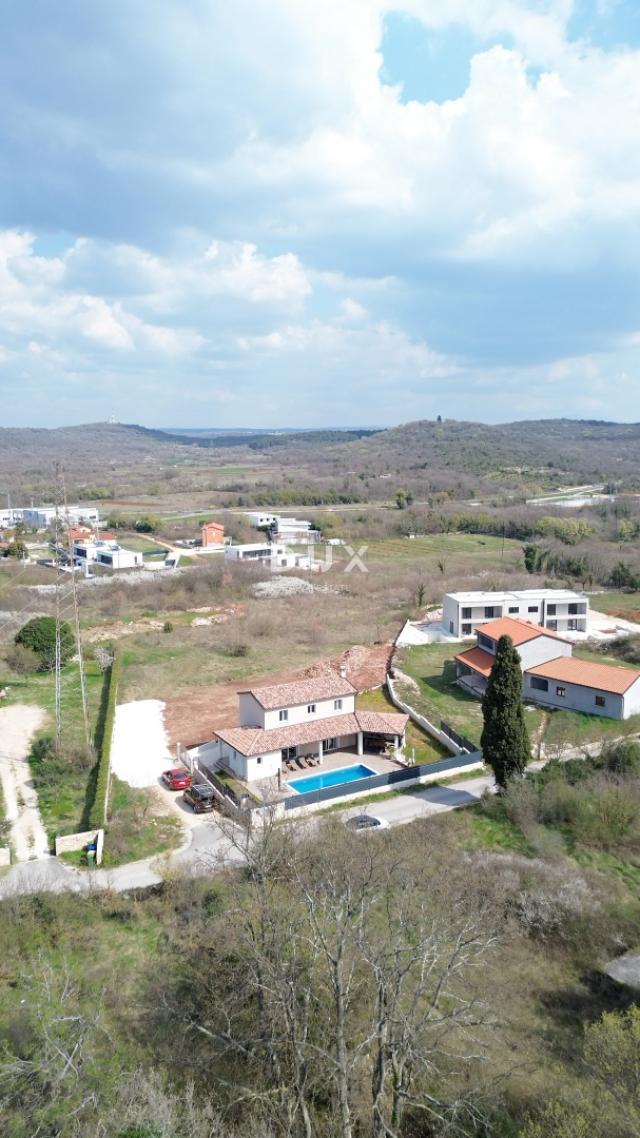 ISTRA, ROVINJ - Novoizgrađena katnica s bazenom nedaleko Rovinja