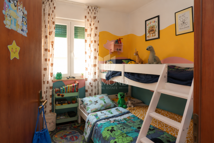 Rovinj, okolica, stan u prizemlju s dvorištem, blizina plaža