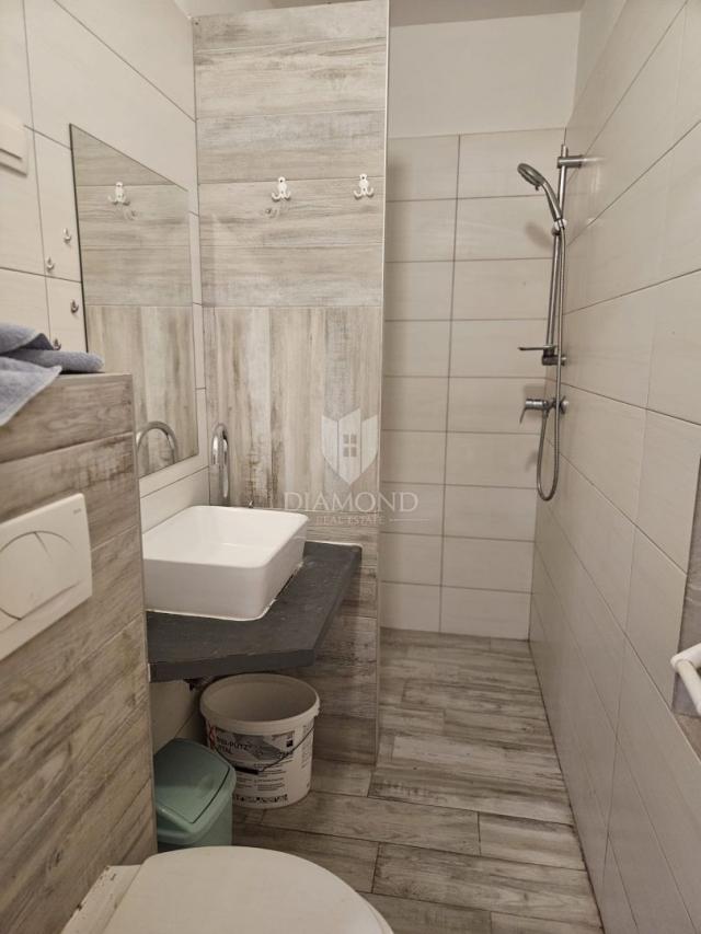 Etaže kuće sa studio apartmanima na odličnoj lokaciji u centru Pule!