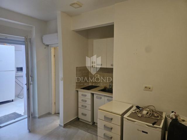 Etaže kuće sa studio apartmanima na odličnoj lokaciji u centru Pule!