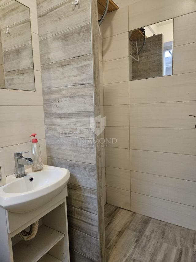 Etaže kuće sa studio apartmanima na odličnoj lokaciji u centru Pule!