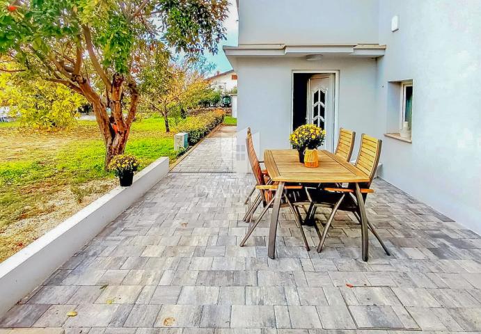 Novigrad, stan 400 m do mora!