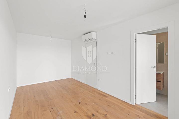 Novigrad, novi stan 94 m2 u prizemlju sa 148 m2 dvorišta!