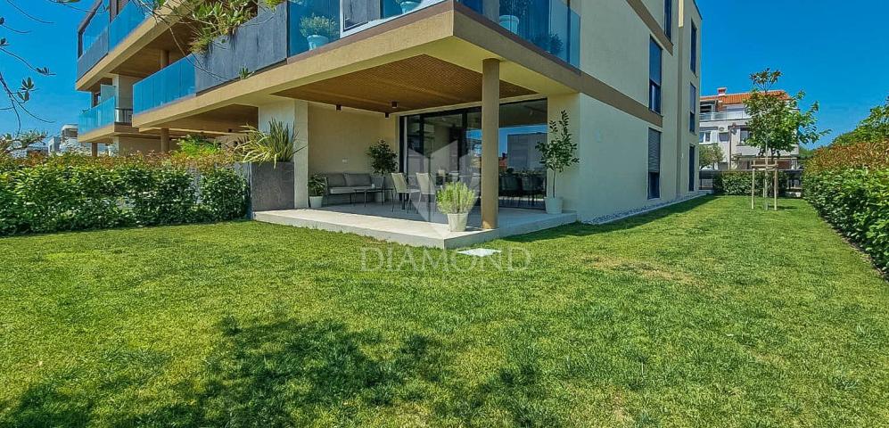 Novigrad, novi stan 94 m2 u prizemlju sa 148 m2 dvorišta!