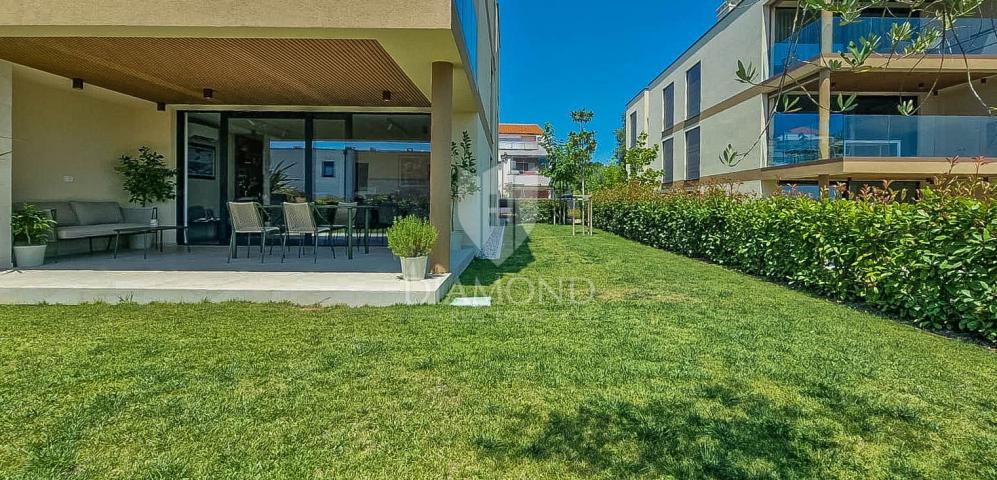Novigrad, novi stan 94 m2 u prizemlju sa 148 m2 dvorišta!