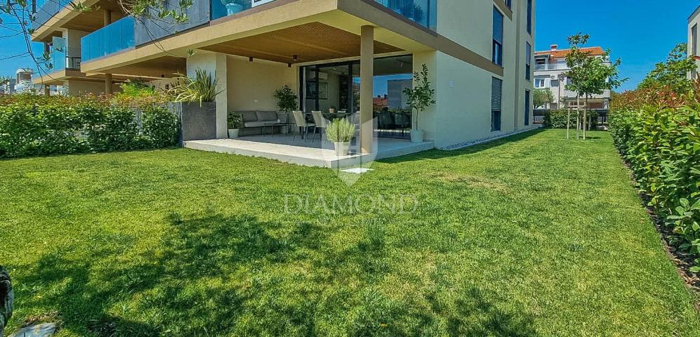 Novigrad, novi stan 94 m2 u prizemlju sa 148 m2 dvorišta!