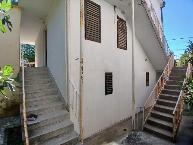 Legal House with Renovation Project For Sale in Sutomore