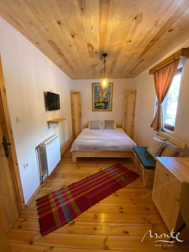 Funkcionalni mini-hotel sa 6 apartmana u blizini Kolašina