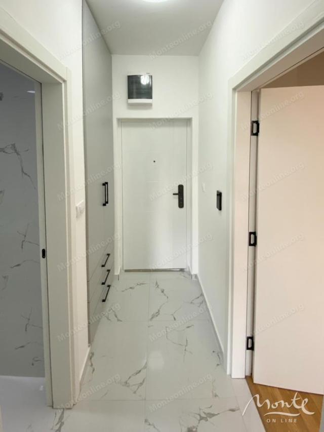Novi jednosobni stan u modernoj zgradi na Zabjelu, Podgorica