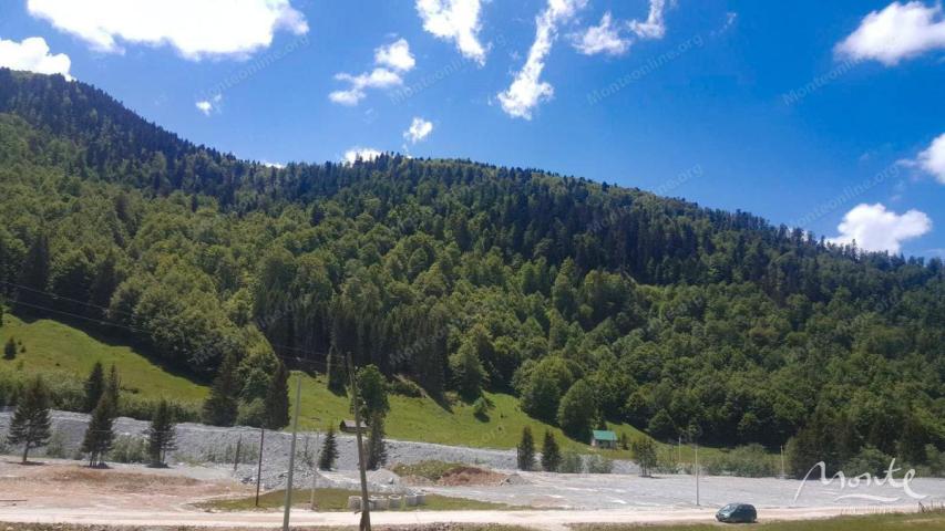 Plac pored skijališta Kolašin 1600