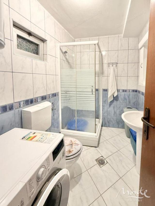 Dva apartmana 50 metara od mora u Muu, Kotor