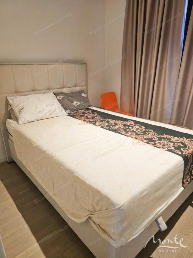 Penthouse u luksuznom kompleksu sa bazenom, Budva