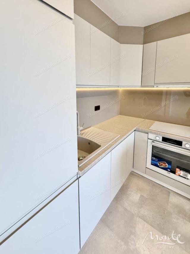 Novi jednosobni apartman na Svetom Stefanu s panoramskim pogledom na more