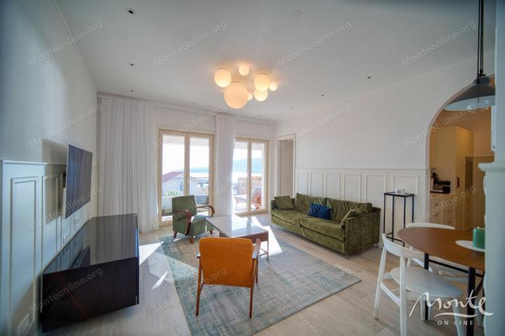 Apartman sa 2 spavaće sobe, pogledom na more i vrtom u Marina Villageu, Luštica Bay
