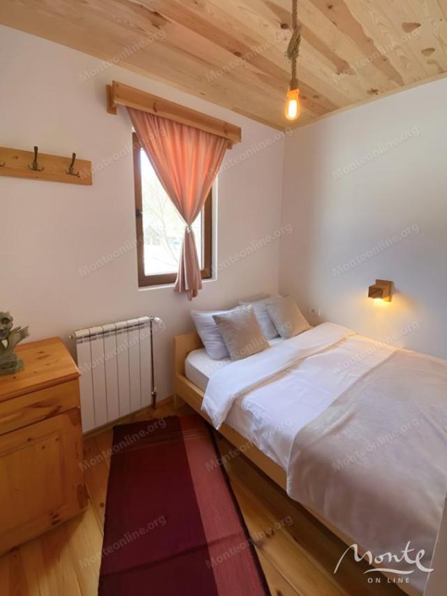 Funkcionalni mini-hotel sa 6 apartmana u blizini Kolašina