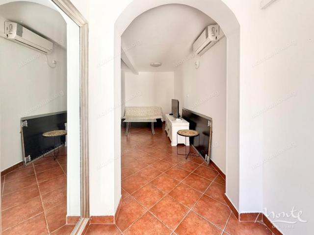 Dva apartmana 50 metara od mora u Muu, Kotor