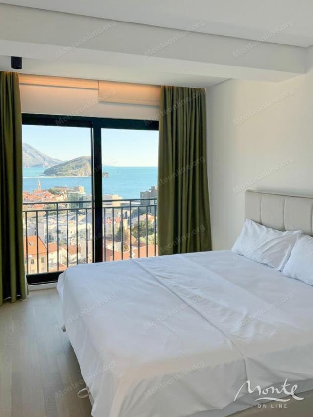 Penthouse u luksuznom kompleksu sa bazenom, Budva