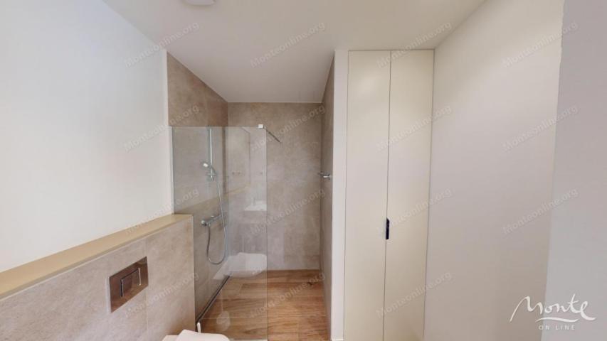 Svijetao jednosoban stan u prestižnom kompleksu Luštica Bay Centrale