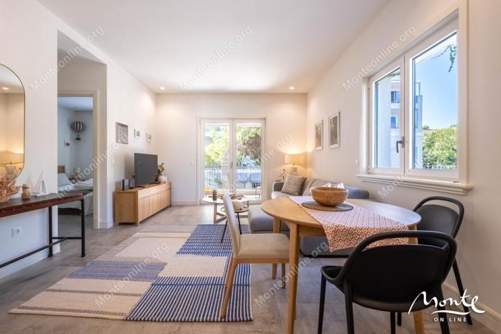 Elegantni apartman sa jednom spavaćom sobom u srcu Luštica Bay Centrale