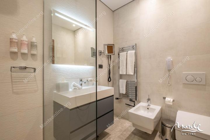 Studio apartman u prestižnom kompleksu Nikki Beach Montenegro s pogledom na Bokokotorski zaljev