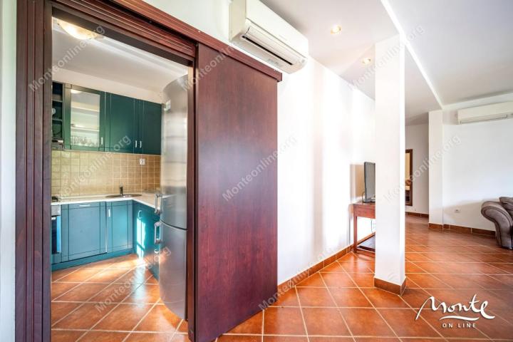Život na obali - Apartman Sicilija u Boka Gardensu s terasom i pogledom na more