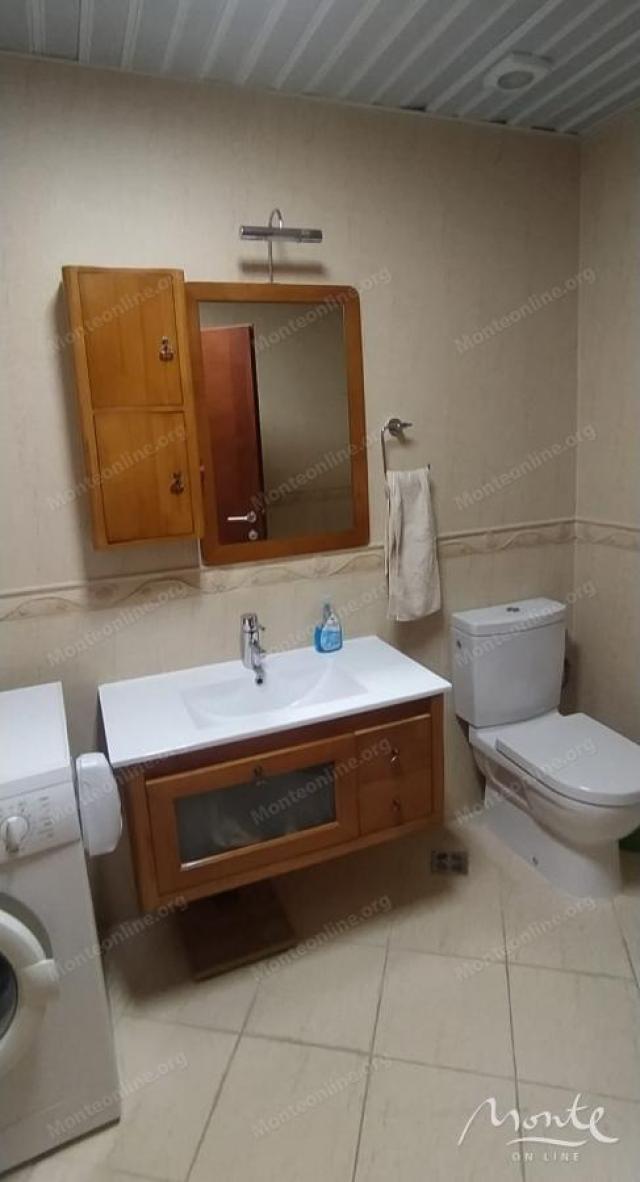 Luksuzni dvosobni apartman s panoramskim pogledom na more i hram u Baru