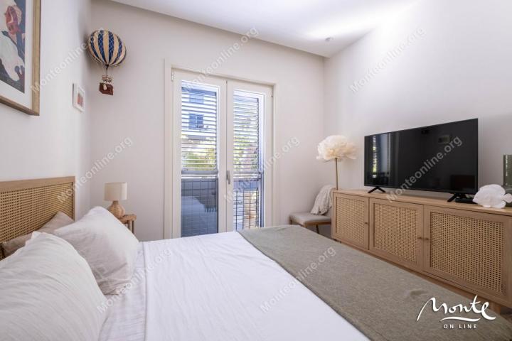 Elegantni apartman sa jednom spavaćom sobom u srcu Luštica Bay Centrale