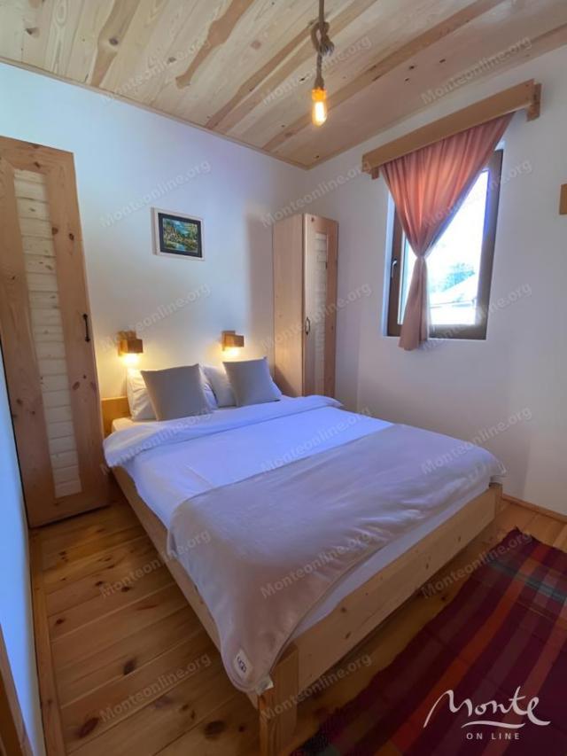Funkcionalni mini-hotel sa 6 apartmana u blizini Kolašina