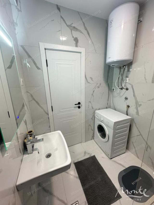 Nov namješten jednosoban stan u modernoj zgradi, Podgorica
