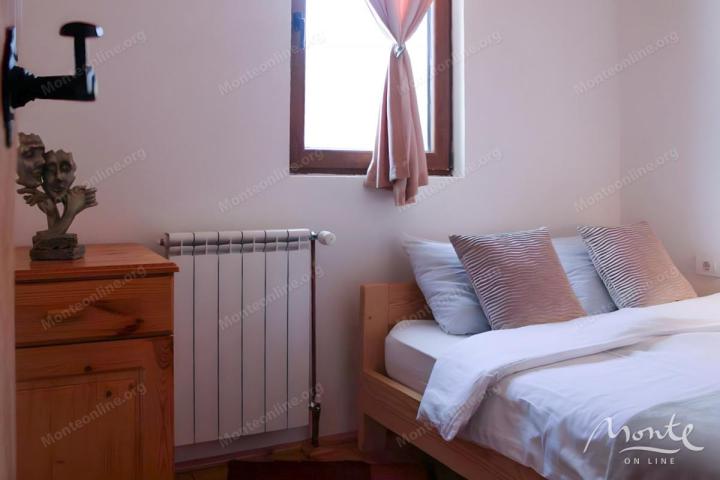 Funkcionalni mini-hotel sa 6 apartmana u blizini Kolašina