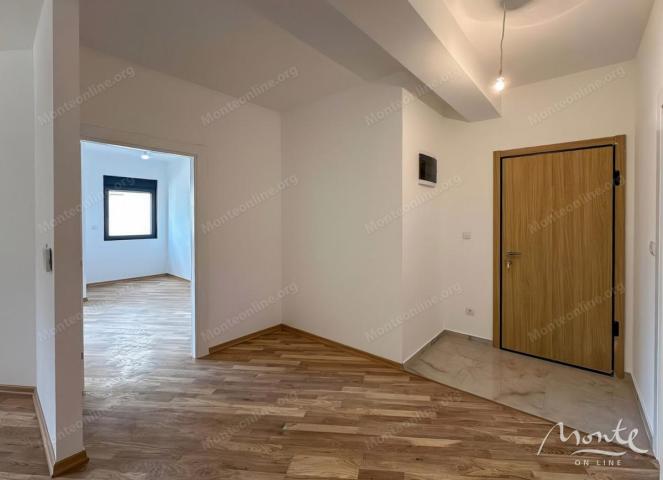 Nov i svijetao jednosoban stan u modernom stambenom kompleksu, Podgorica