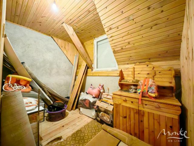 Ugodna kuća u zelenom području blizu centra Žabljaka