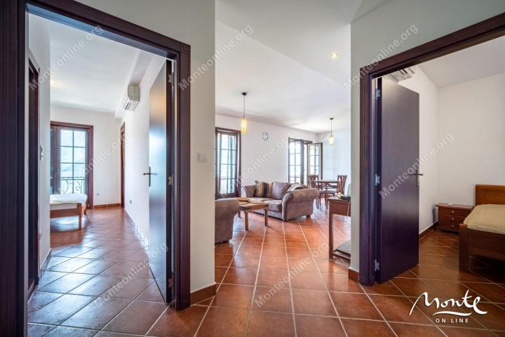 Život na obali - Apartman Sicilija u Boka Gardensu s terasom i pogledom na more