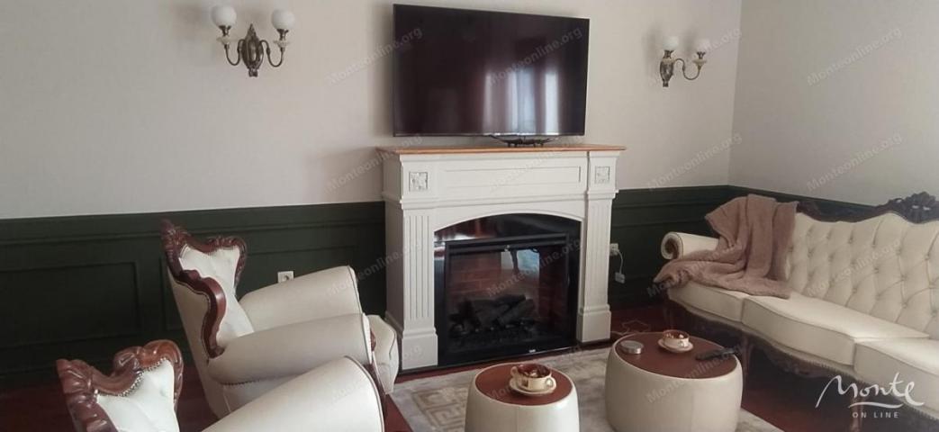 Luksuzni dvosobni apartman s panoramskim pogledom na more i hram u Baru