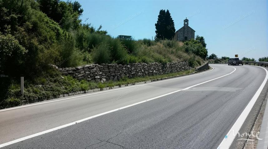 Odlična investicijska parcela — s pogledom na more u Blizikućama, Budva