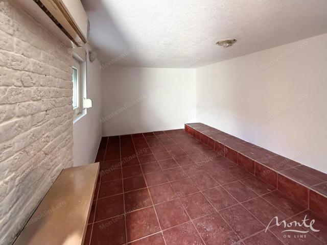 Dva apartmana 50 metara od mora u Muu, Kotor