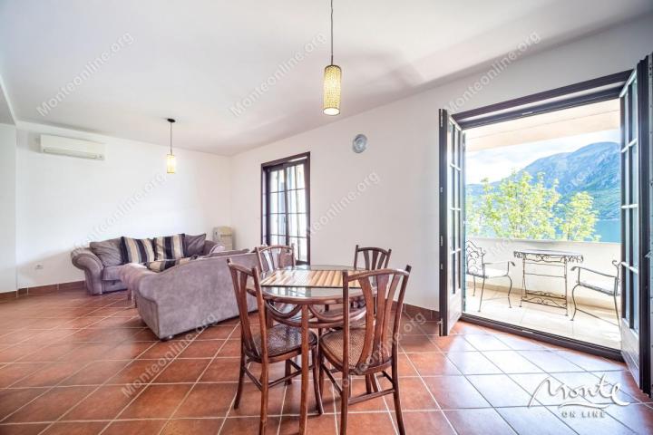 Život na obali - Apartman Sicilija u Boka Gardensu s terasom i pogledom na more