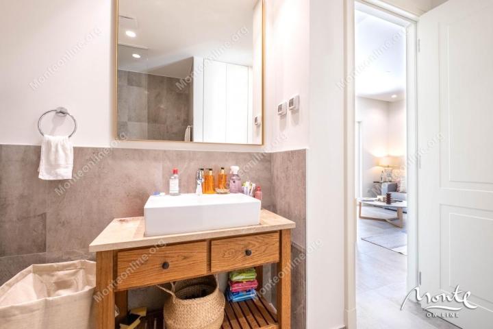 Elegantni apartman sa jednom spavaćom sobom u srcu Luštica Bay Centrale