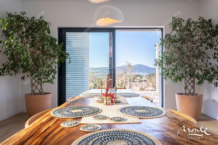 Moderna dizajnerska vila s bazenom u Tivtu, Kavač