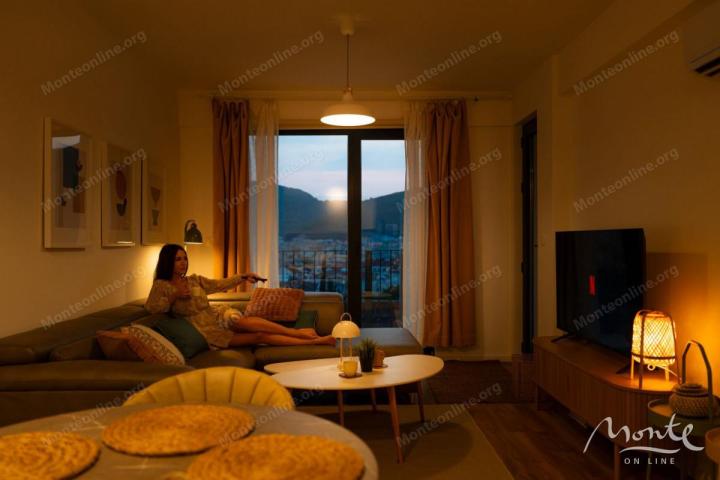 Novi apartmani u modernom stambenom kompleksu sa bazenom u Budvi