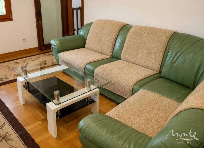 Namješten jednosoban stan s pogledom na more u Petrovcu