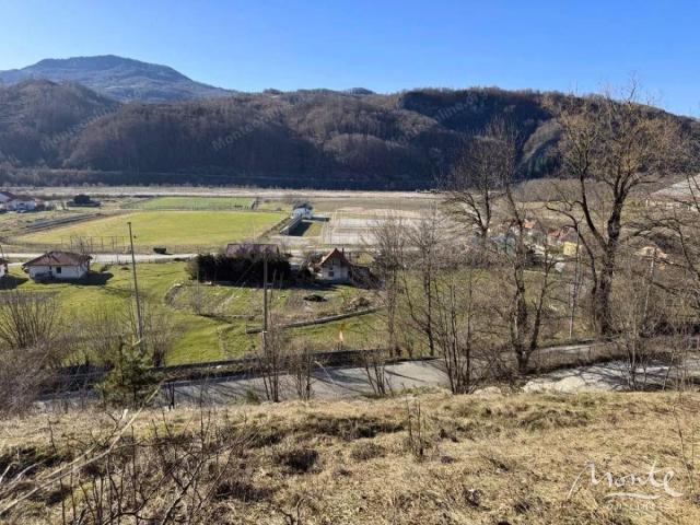Plac u slikovitom dijelu Kolašina, 5 minuta hoda od centra grada